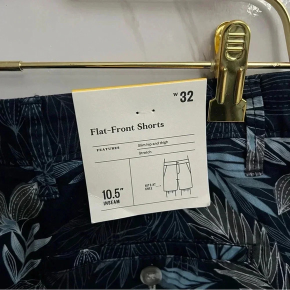 Flat-Front Shorts Linden Stretch Size W 32 Navy Floral 10.5" Inseam Goodfellow - Picture 7 of 7